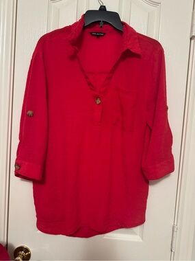 Unique Spectrum Red Split-Neck Button Sleeve Tunic
